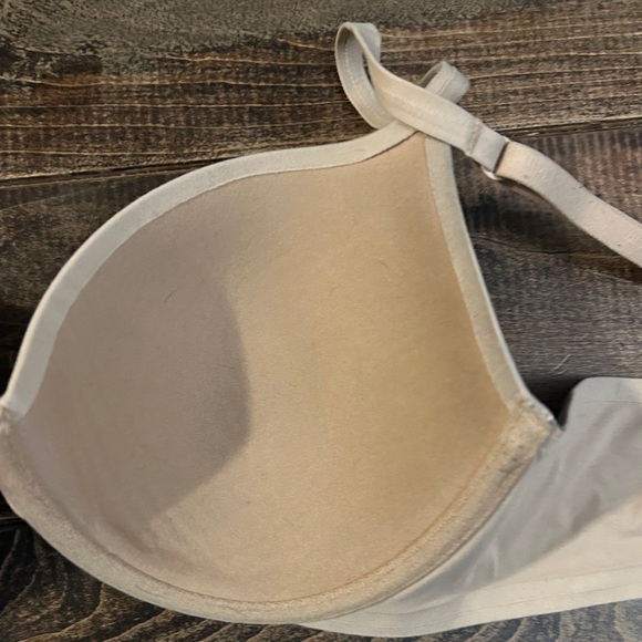 34B Calvin Klein Nude T-Shirt Bra EUC - Picture 4 of 8
